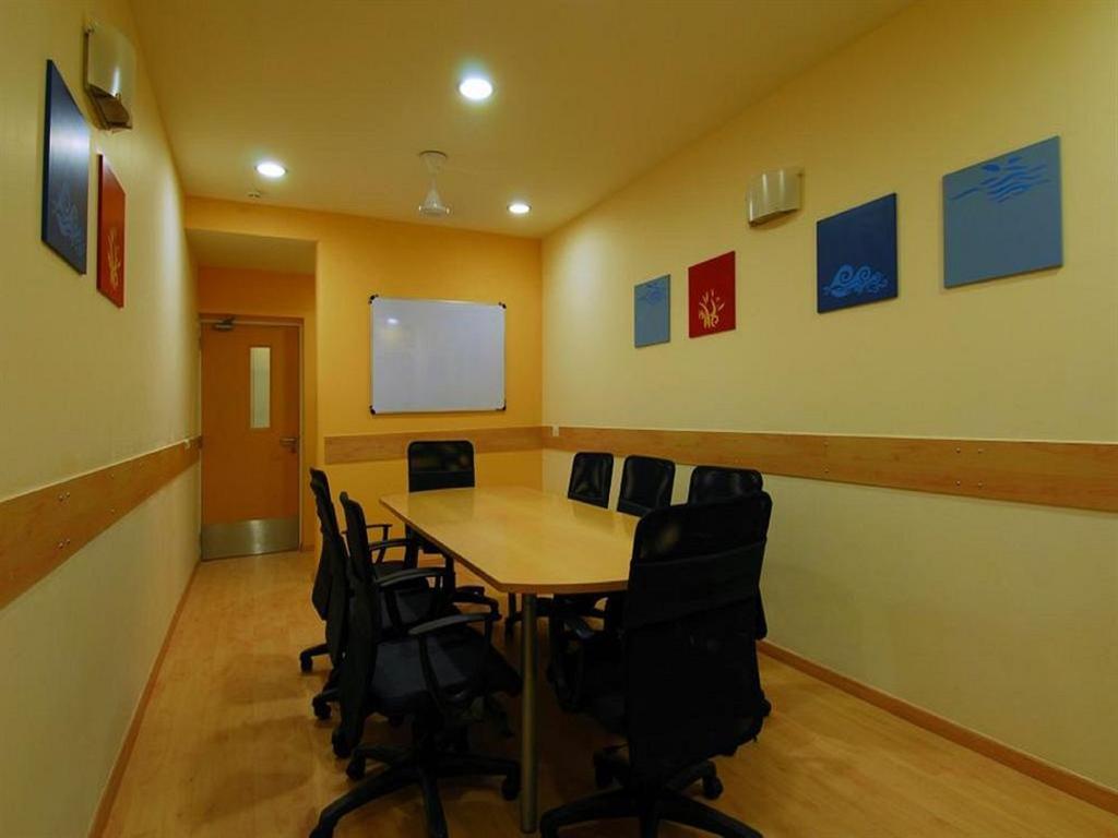 Faridabad Hotel Bagian luar foto