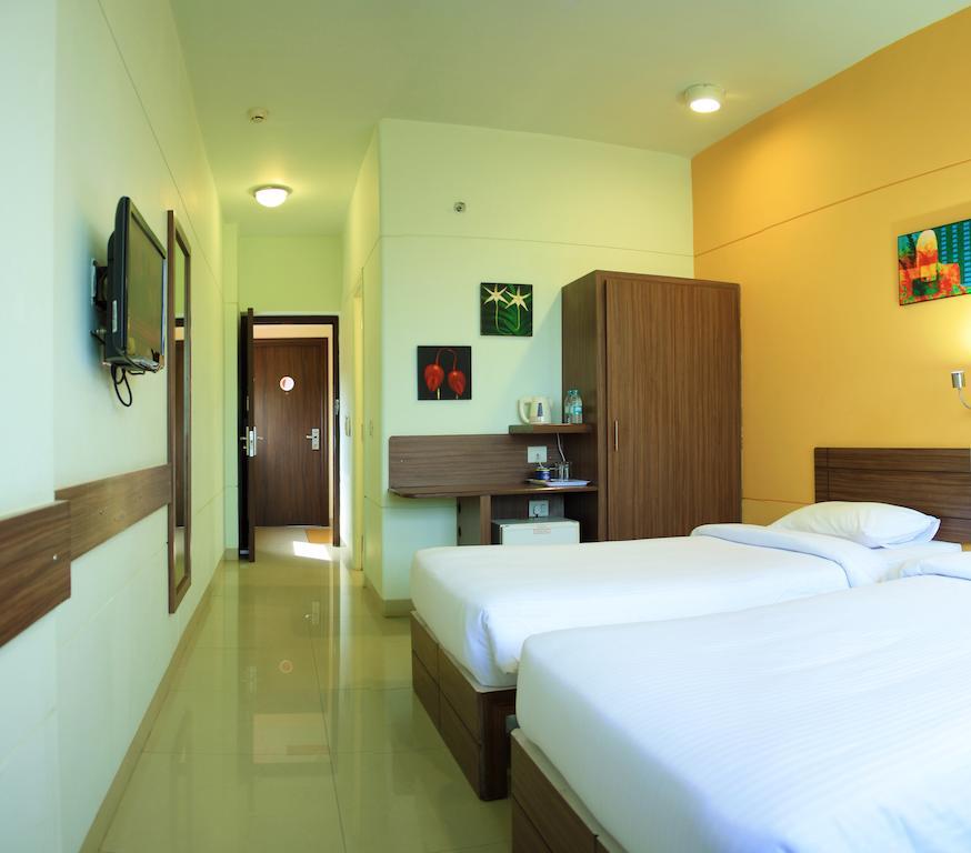 Faridabad Hotel Bagian luar foto